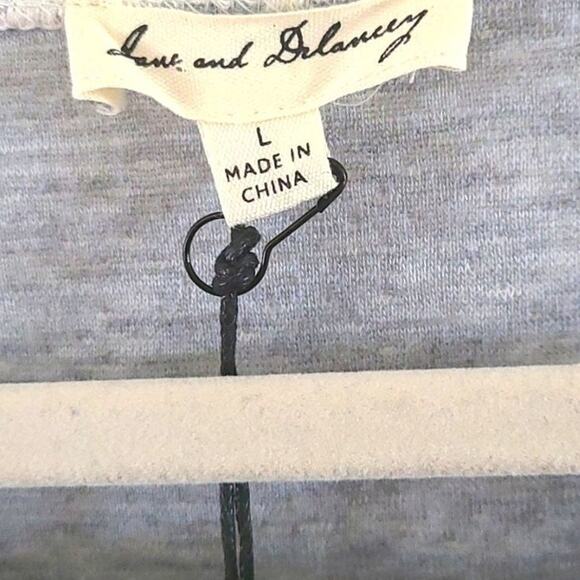 Jane and Delancey Animal Print Short Sleeve Boxy Tee - Women’s Size Large (NWT) - Picture 5 of 8